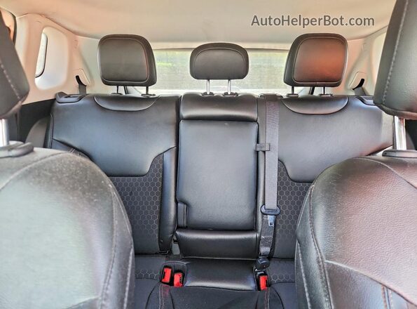 3C4NJDBB1LT173932 2020 JEEP COMPASS White Rear interior view