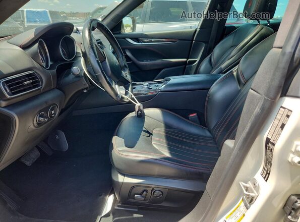 ZN661XUL3HX210825 2017 MASERATI ALL OTHER White Vista del salpicadero