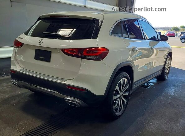 W1N4N4GB3MJ134074 2021 MERCEDES-BENZ GLA White Widok z przodu