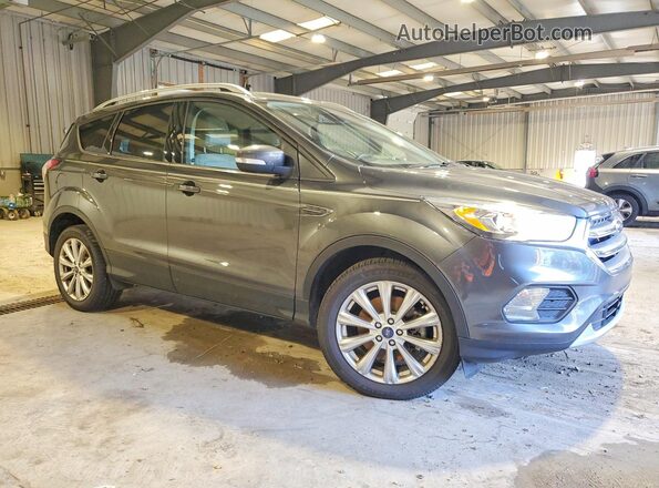 1FMCU9J97HUB40212 2017 FORD ESCAPE Gray Widok z przodu