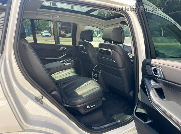 5UX23EM07S9Y27594 2025 BMW X7 White Панорамний вид салону 360°