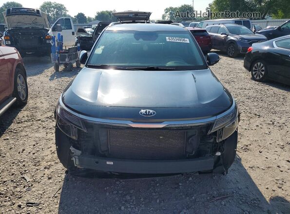 KNDEU2AA0M7098800 2021 KIA SELTOS Black Rear view