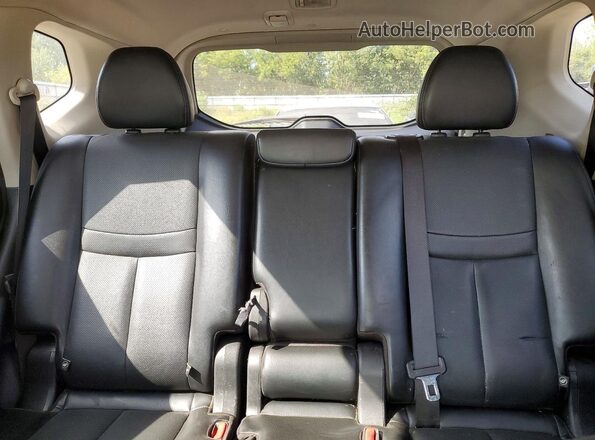 JN8AT2MVXJW319406 2018 NISSAN ROGUE Silver Rear interior view