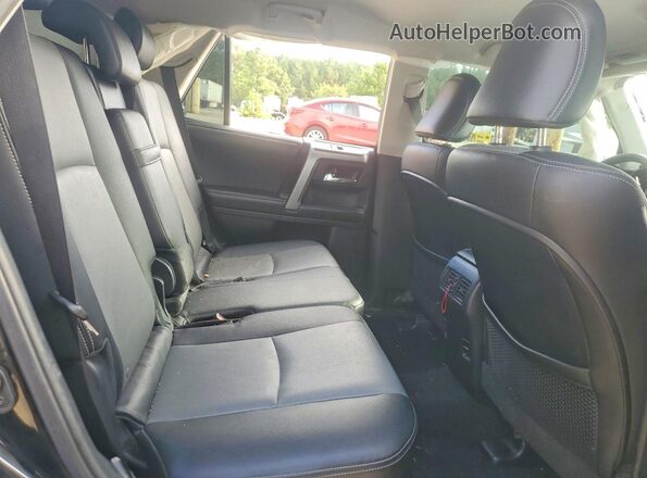 JTEBU5JR5J5574925 2018 TOYOTA 4RUNNER Black უკანა სალონის ხედი