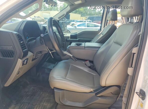1FTEX1E58JKG09077 2018 FORD F150 White Widok deski rozdzielczej