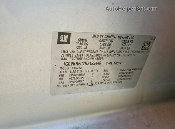 1GCVKREC7HZ123440 2017 CHEVROLET SILVERADO Silver VIN კოდის სტიკერის ხედი