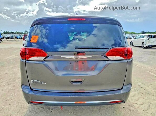 2C4RC1EG7HR821754 2017 CHRYSLER PACIFICA Серый Вид салона спереди