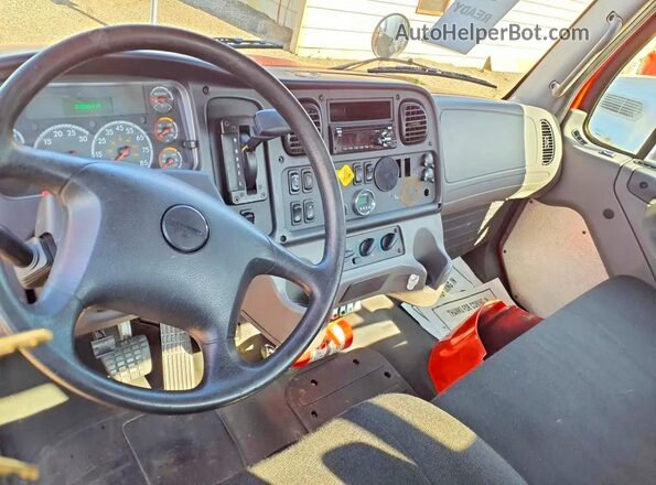 3ALACWFC7KDKK4977 2019 FREIGHTLINER ALL OTHER Красный Вид панели приборов