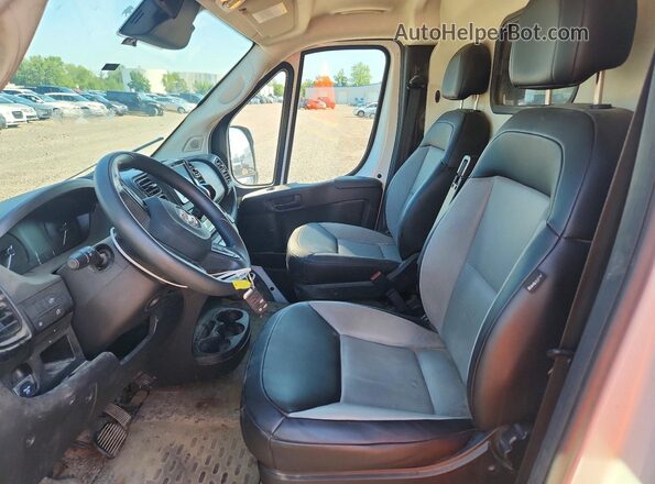 3C6MRVJG6SE517692 2025 RAM PROMASTER Белый Вид панели приборов