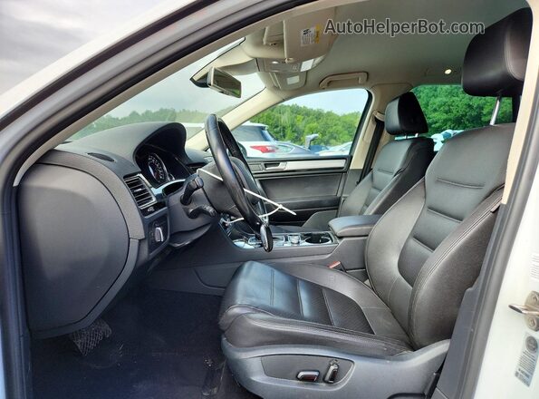 WVGEF9BP9GD006400 2016 VOLKSWAGEN TOUAREG White Вид панелі приладів
