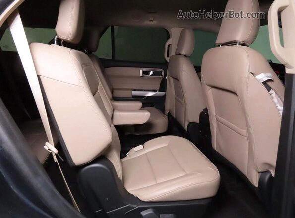 1FMSK7DH6RGA39932 2024 FORD EXPLORER Серый Вид салона спереди