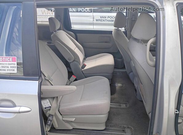 KNDMA5C19H6291686 2017 KIA SEDONA Gray Вид салону спереду