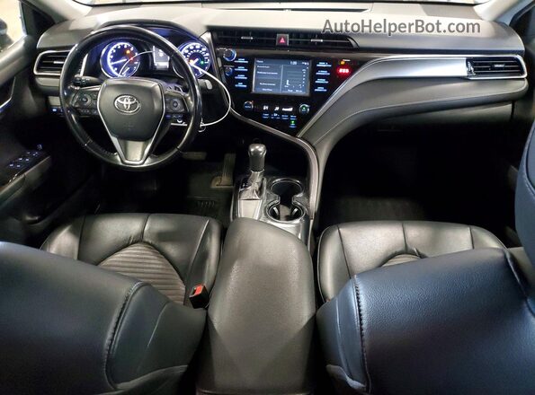 4T1B11HK0KU739975 2019 TOYOTA CAMRY Серебряный Вид щитка приборов