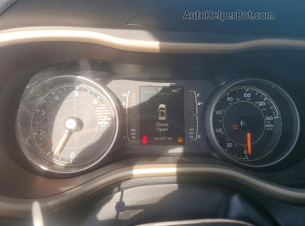 1C4PJLCB9JD539141 2018 JEEP CHEROKEE White Vista de los asientos traseros