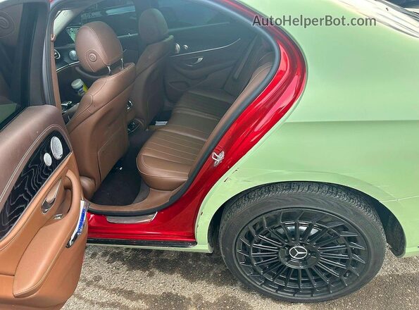 WDDZF6GB4JA353567 2018 MERCEDES-BENZ E-CLASS Зеленый Вид салона спереди