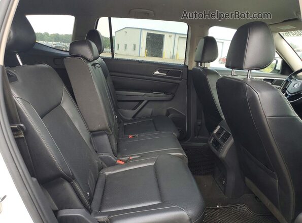 1V2DP2CA0JC600402 2018 VOLKSWAGEN ATLAS White Vista del compartimento del motor