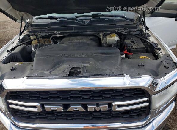 3C6UR5CJ4KG512584 2019 RAM 2500 White Vista del compartimento del motor
