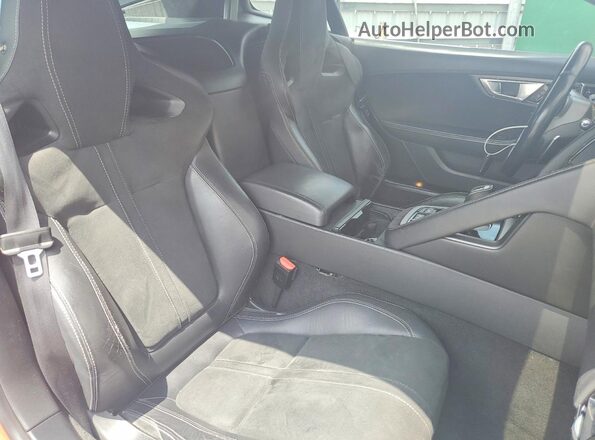 SAJWJ6DL5HMK38043 2017 JAGUAR F-TYPE Red Widok wnętrza z tyłu