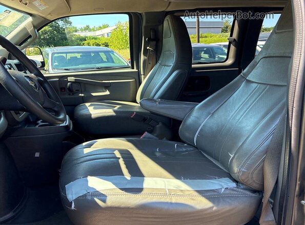 1GAWGEFF0H1252716 2017 CHEVROLET EXPRESS Gray Вид підкапотного простору