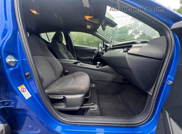 NMTKHMBX8JR023848 2018 TOYOTA C-HR Blue Widok komory silnika