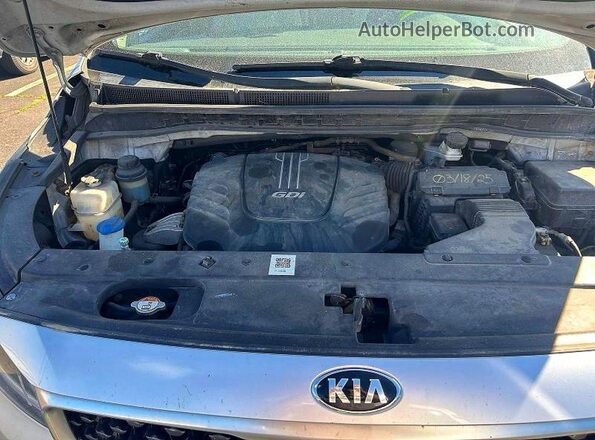 KNDMA5C18H6259666 2017 KIA SEDONA Gray Вид салону спереду