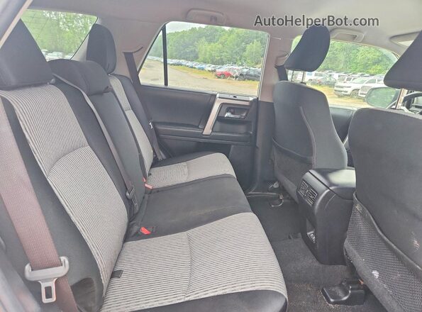 JTEMU5JR7N5990005 2022 TOYOTA 4RUNNER White Widok wnętrza z tyłu