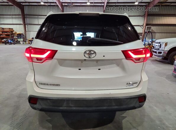 5TDBZRFH1HS363576 2017 TOYOTA HIGHLANDER White Вид салону спереду