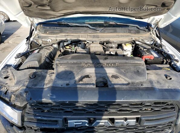 3C6UR5HL9MG601595 2021 RAM 2500 White Engine compartment view