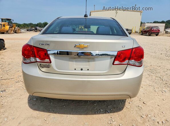1G1PE5SB9G7137220 2016 CHEVROLET CRUZE Gold Front interior view
