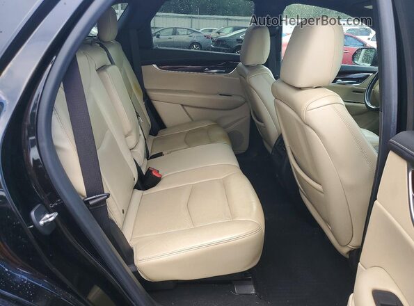 1GYKNERS2HZ206756 2017 CADILLAC XT5 Черный Вид задней части салона
