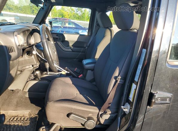 1C4BJWDG8HL630021 2017 JEEP WRANGLER Черный Вид панели приборов
