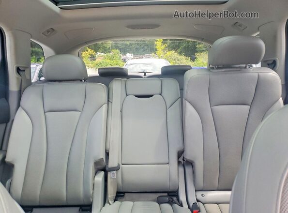 WA1LAAF7XHD005838 2017 AUDI Q7 Silver Вид задньої частини салону