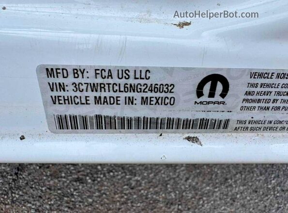 3C7WRTCL6NG246032 2022 RAM 3500 White Rear seats view