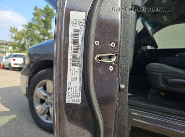 1C6RR7FT8KS580037 2019 RAM 1500 Gray უკანა სალონის ხედი