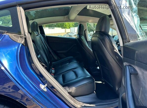 5YJ3E1EA1PF385831 2023 TESLA MODEL Синий Вид салона спереди