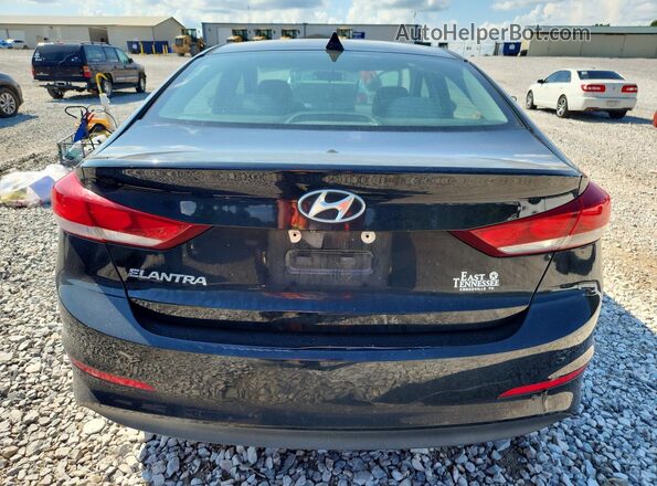 5NPD84LF8JH215101 2018 HYUNDAI ELANTRA Черный Вид салона спереди