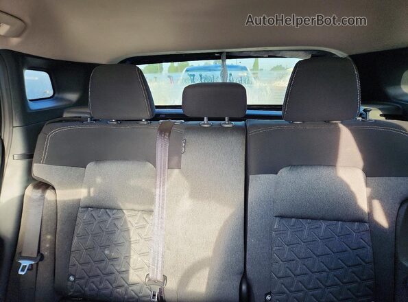 3N8AP6CA0SL336619 2025 NISSAN KICKS Gray Widok wnętrza z tyłu