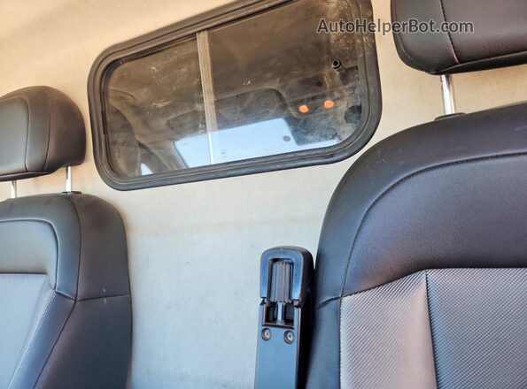 3C6MRVJG6SE517692 2025 RAM PROMASTER Белый Вид задней части салона