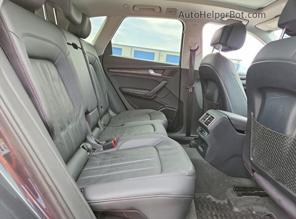 WA1CNAFY5J2017801 2018 AUDI Q5 Black Engine compartment view