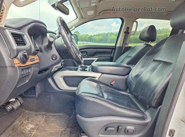 1N6BA1F42JN524189 2018 NISSAN TITAN White Առջևի վահանակի տեսք