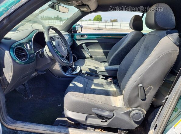 3VW5DAAT0JM502351 2018 VOLKSWAGEN BEETLE Green Widok deski rozdzielczej