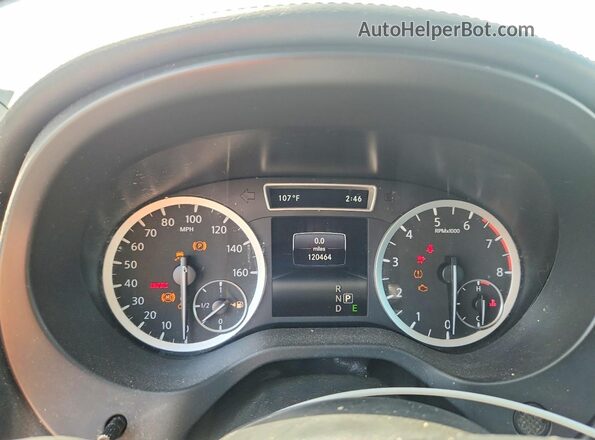 SJKCH5CR2JA041770 2018 INFINITI QX30 White Vista de los asientos traseros