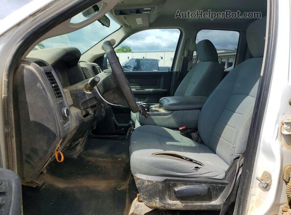 1C6RR6FG8KS672004 2019 RAM 1500 White Dashboard view