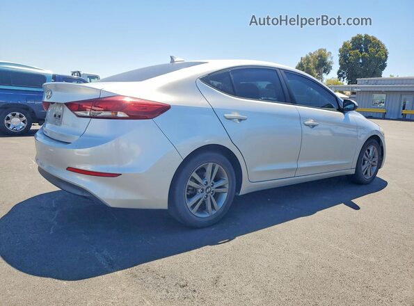 5NPD84LF0JH220275 2018 HYUNDAI ELANTRA Серебряный Передняя правая четверть