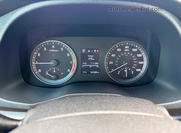 KM8J3CA28HU295247 2017 HYUNDAI TUCSON White Vista interior trasera