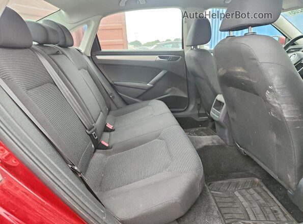 1VWAT7A33GC012050 2016 VOLKSWAGEN PASSAT Maroon Вид задньої частини салону