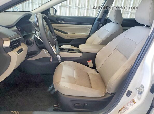 1N4BL4DV6SN306144 2025 NISSAN ALTIMA White Вид панелі приладів