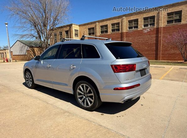 WA1LAAF72JD046552 2018 AUDI Q7 Silver Front right