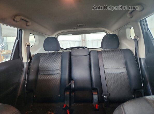 JN8AT2MT9HW134532 2017 NISSAN ROGUE Silver უკანა სალონის ხედი