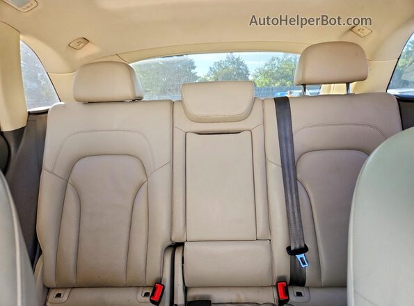 WA1L2AFP7HA060570 2017 AUDI Q5 White Սալոնի հետևի տեսք